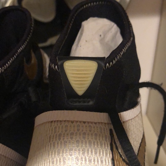 Nike Zoom - hightop bball shoes. - Picture 9 of 11